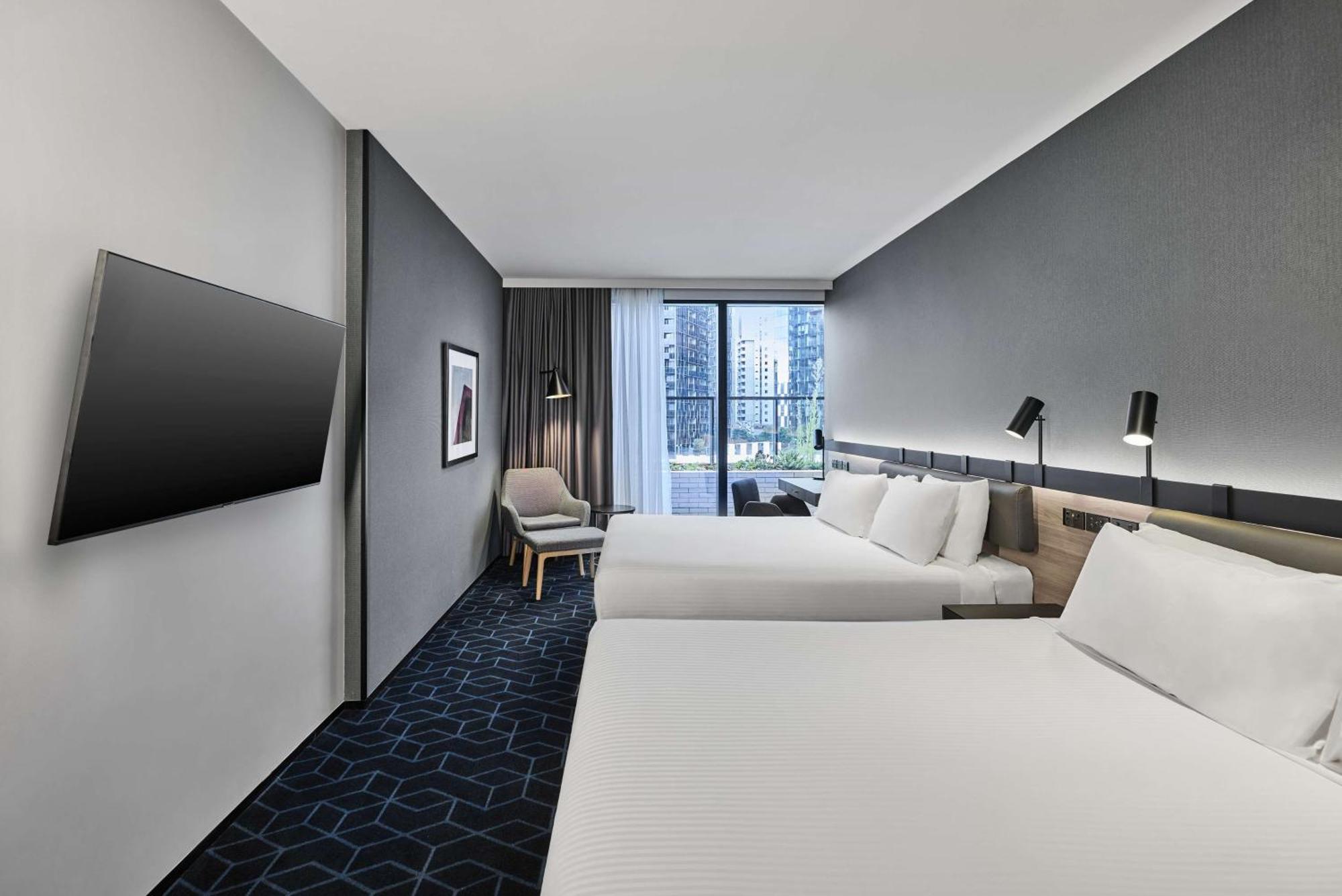 Vibe Hotel Melbourne Docklands Екстериор снимка