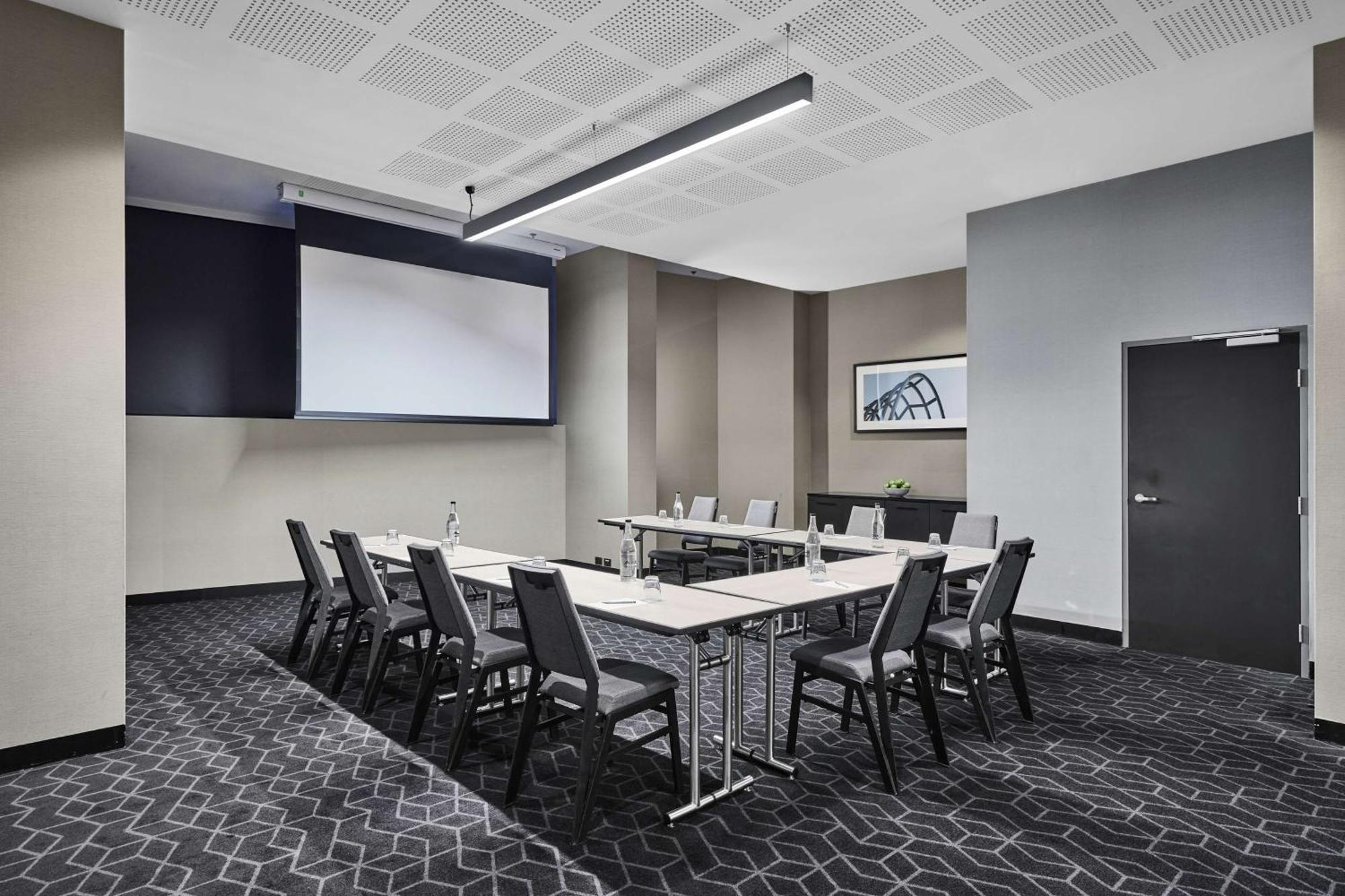 Vibe Hotel Melbourne Docklands Екстериор снимка