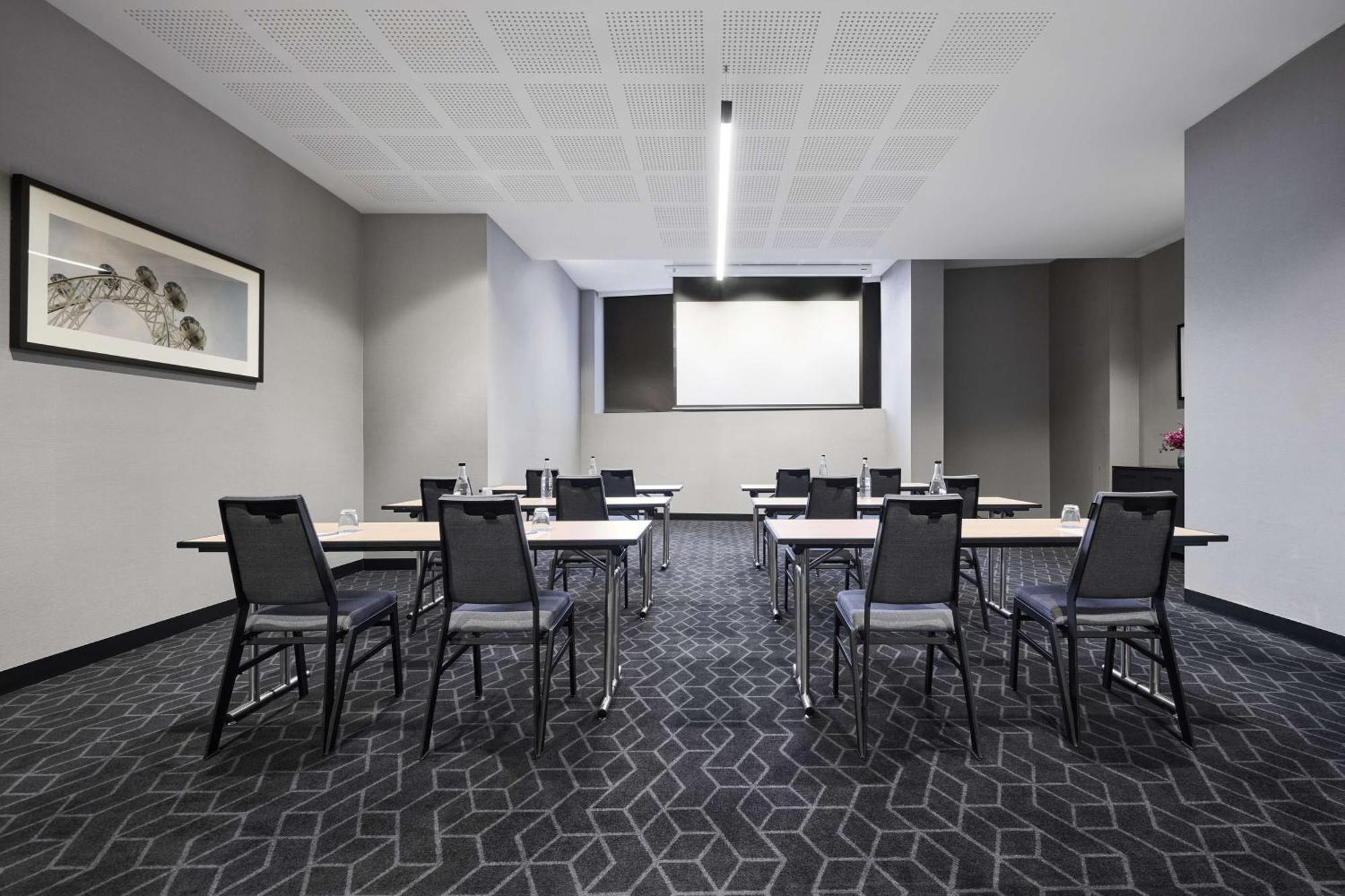 Vibe Hotel Melbourne Docklands Екстериор снимка