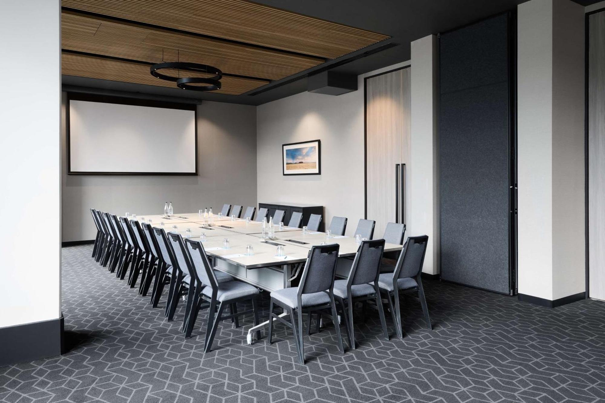 Vibe Hotel Melbourne Docklands Екстериор снимка