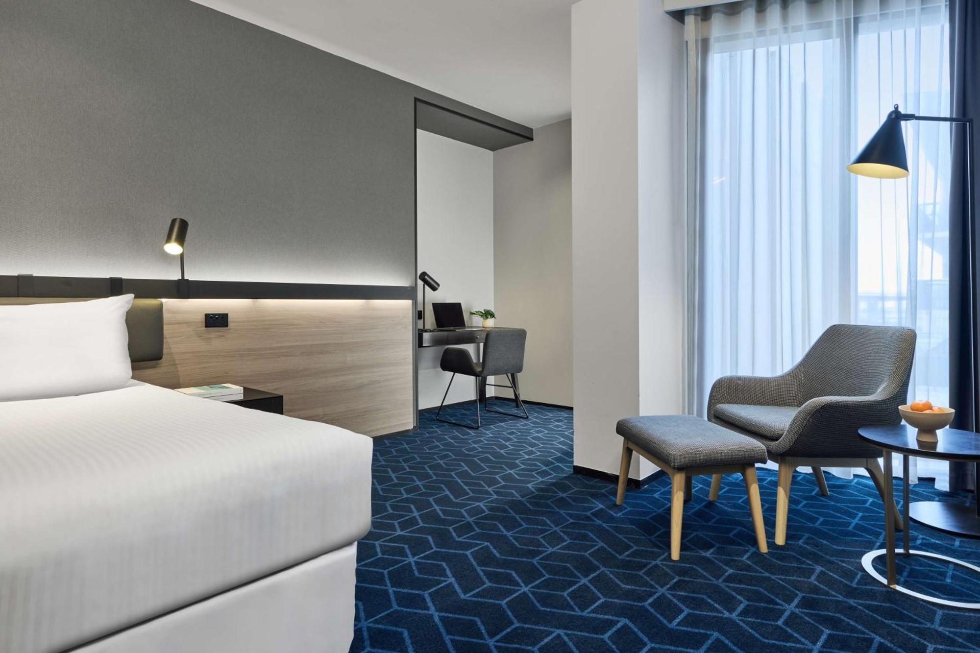 Vibe Hotel Melbourne Docklands Екстериор снимка