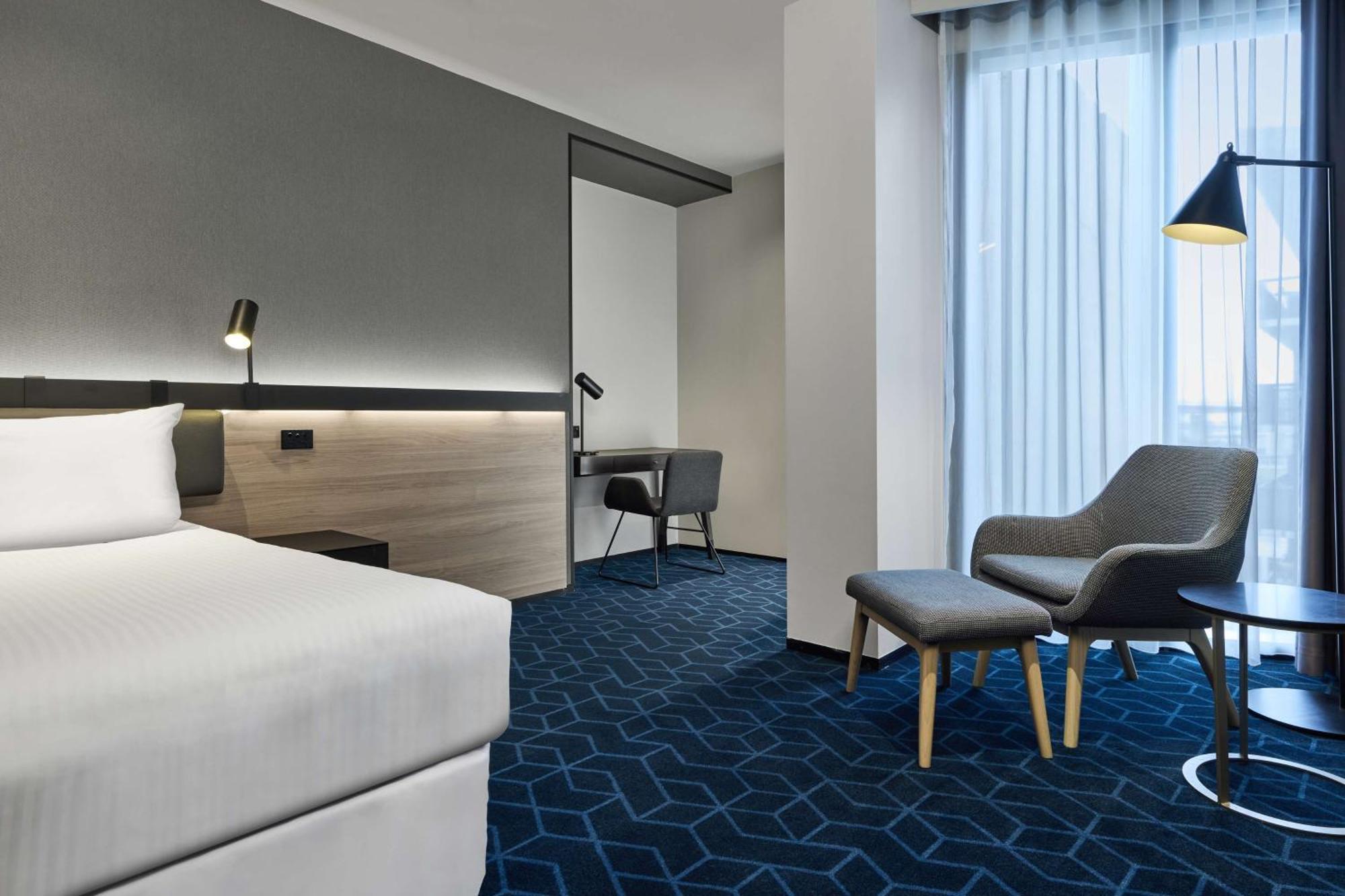 Vibe Hotel Melbourne Docklands Екстериор снимка