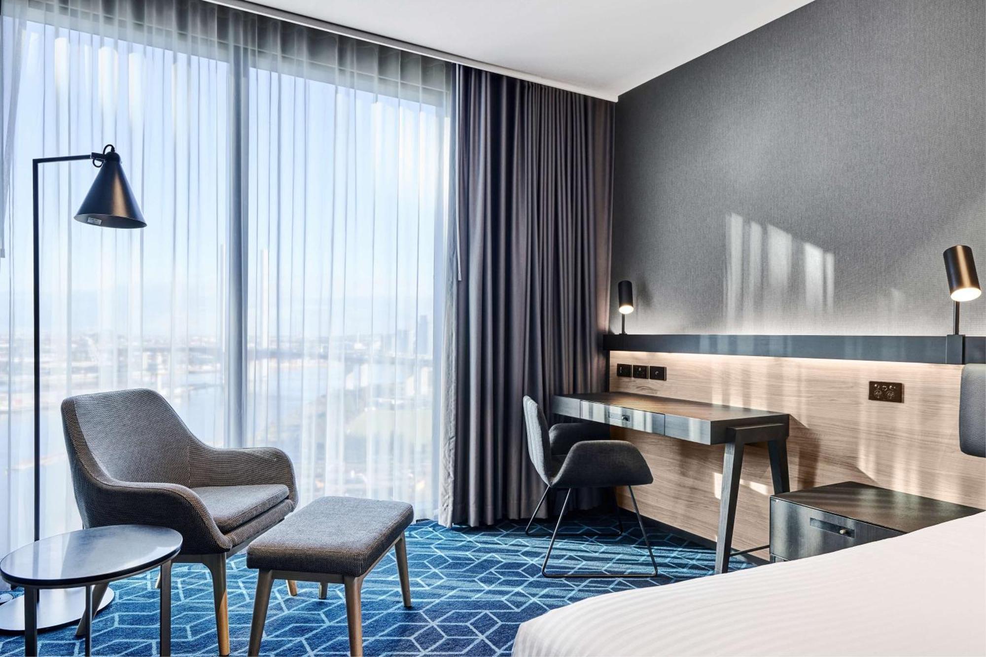 Vibe Hotel Melbourne Docklands Екстериор снимка