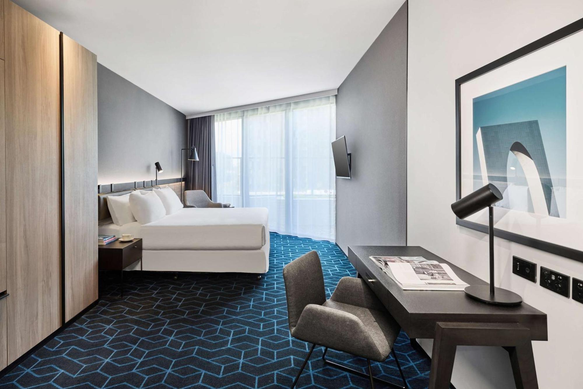 Vibe Hotel Melbourne Docklands Екстериор снимка