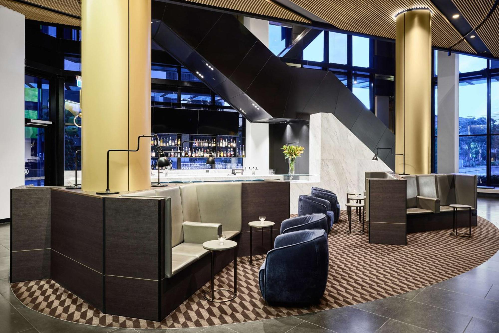 Vibe Hotel Melbourne Docklands Екстериор снимка