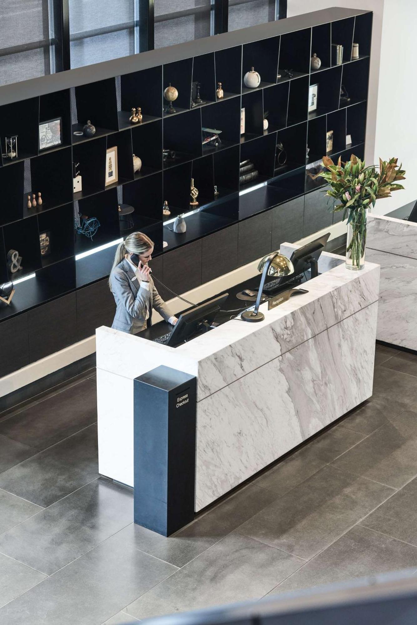 Vibe Hotel Melbourne Docklands Екстериор снимка