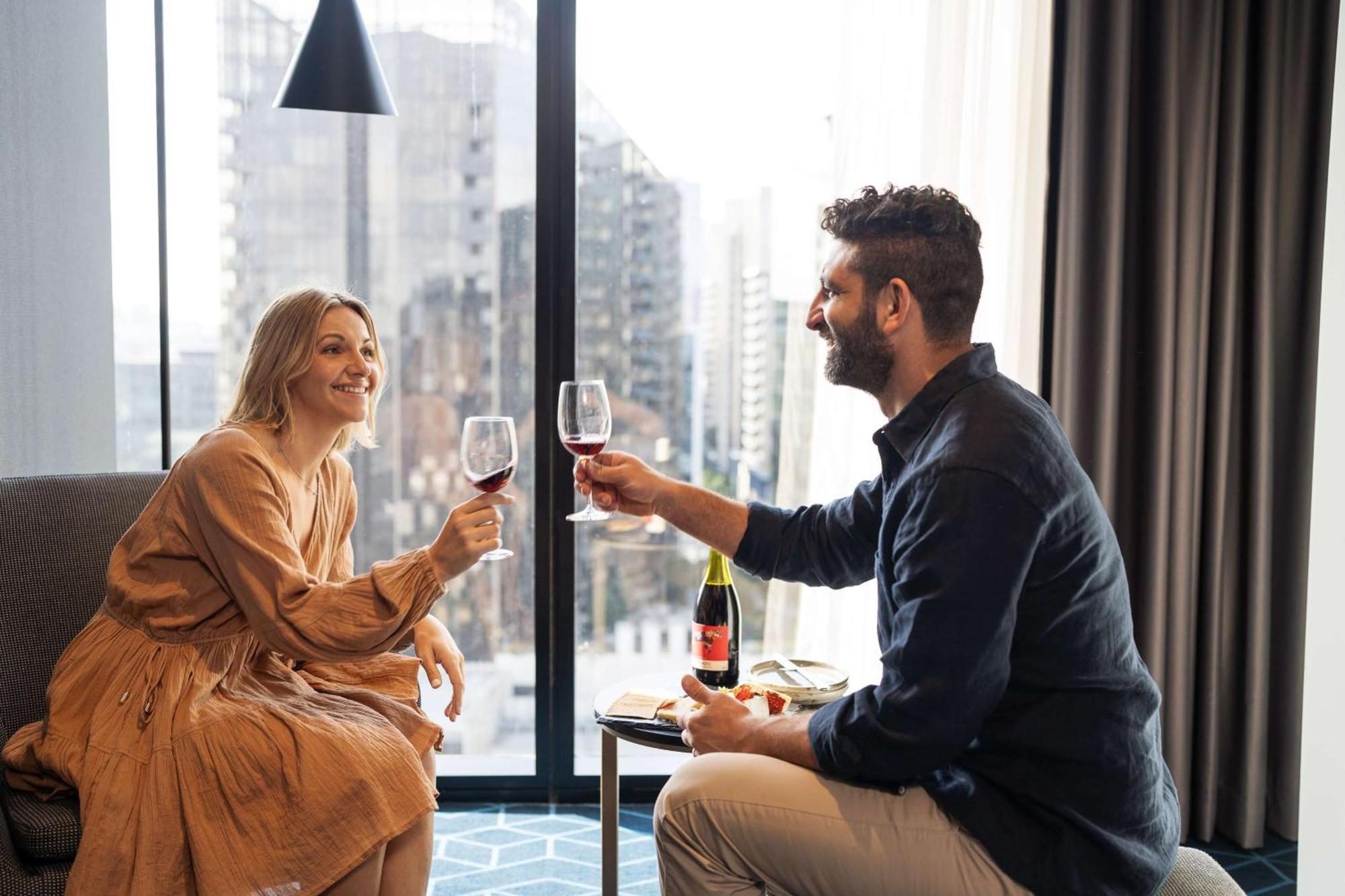 Vibe Hotel Melbourne Docklands Екстериор снимка